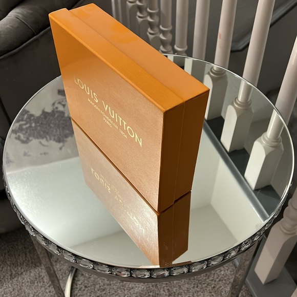 Louis Vuitton gift box - Picture 5 of 8